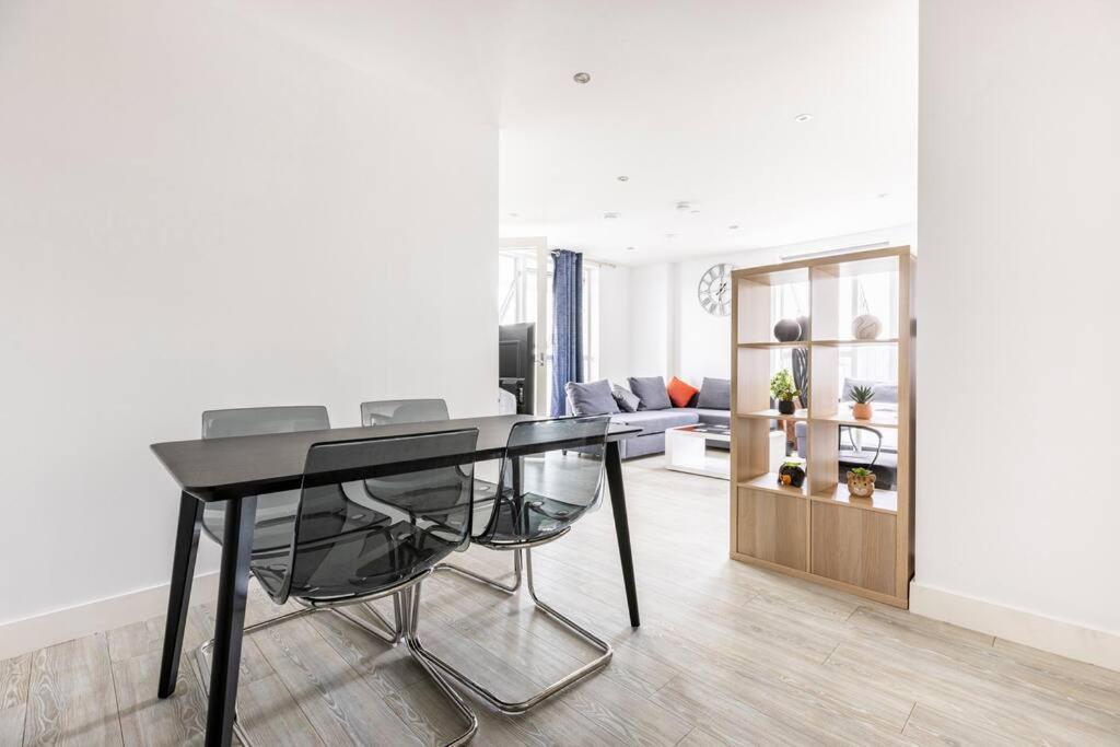 Stylish & Comfortable Top-Floor Flat In Harrow لندن المظهر الخارجي الصورة